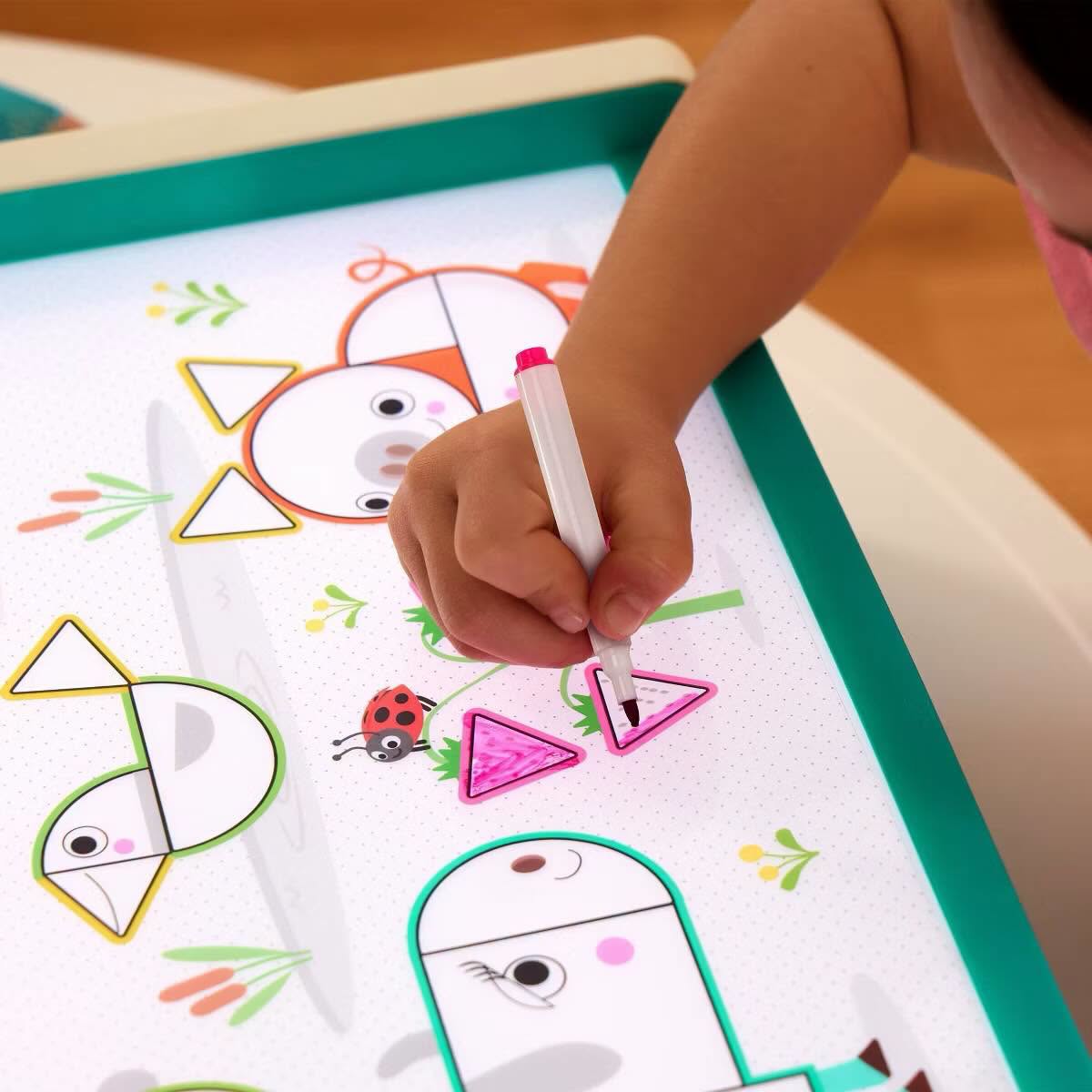 Caja de luz educativa B. Toys para 3+ años